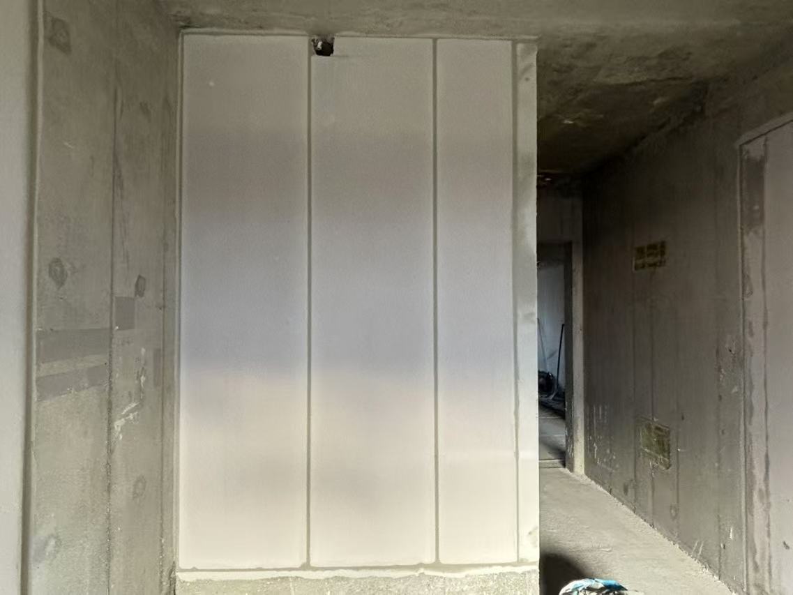 alc輕質(zhì)隔墻板墻灰的粘合性好嗎？